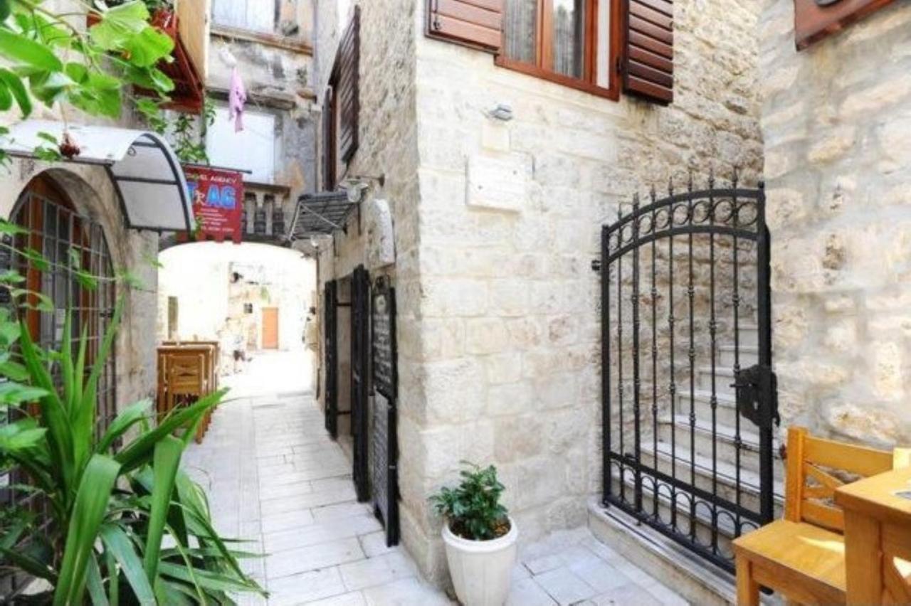 Apartment Capo Family & Capo Studio -Old Town-Parking Trogir Extérieur photo